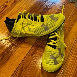 BRAND NEW Cross country track shoes – spikes included – size 11.5.